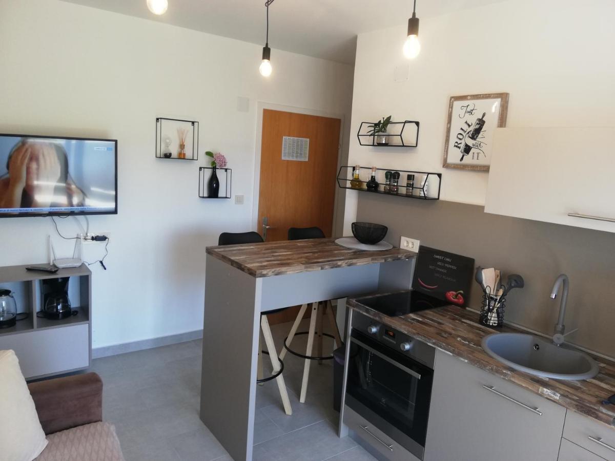 Riviera Rooms And Apartments Palit Δωμάτιο φωτογραφία